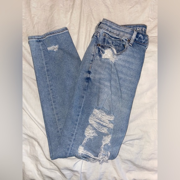 American Eagle Mom Jeans (size 6) - Picture 2 of 2